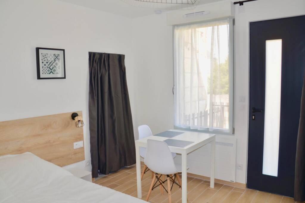 Superbe Studio Idealement Situe ! Avoine Exterior foto